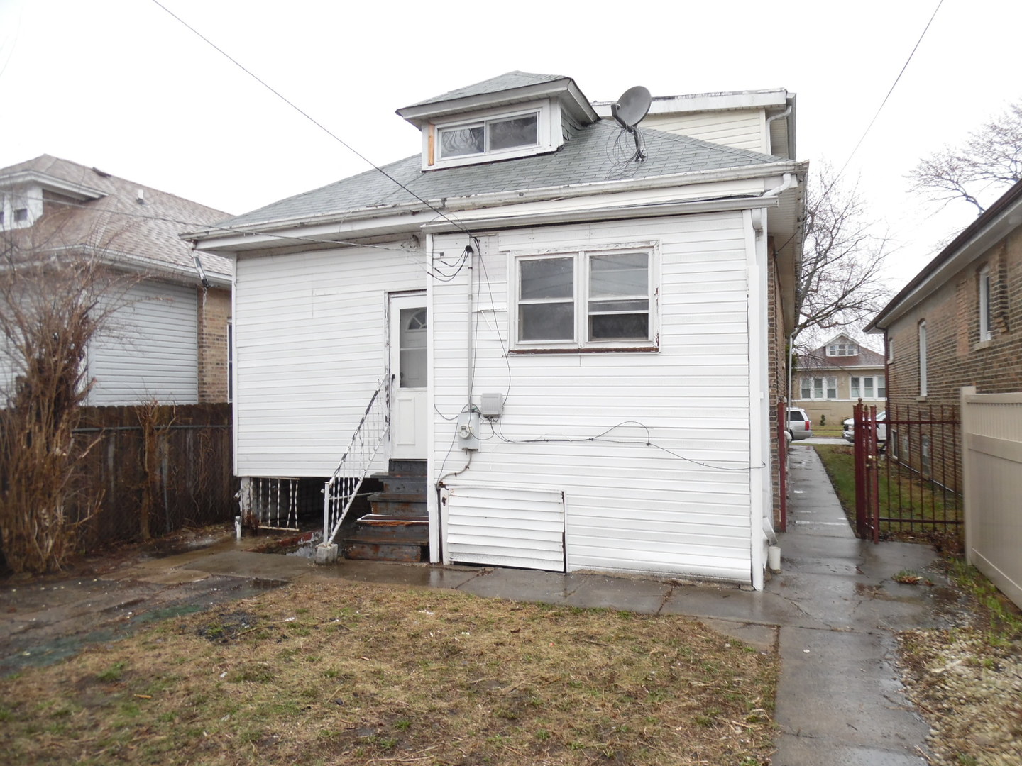 8432 S Ada Street Property Photo 2