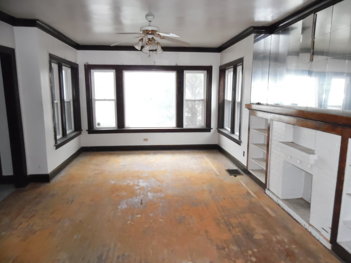 8432 S Ada Street Property Photo 4