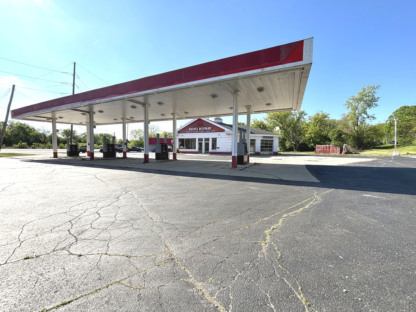 1205 S Northwest Highway Property Photo 1