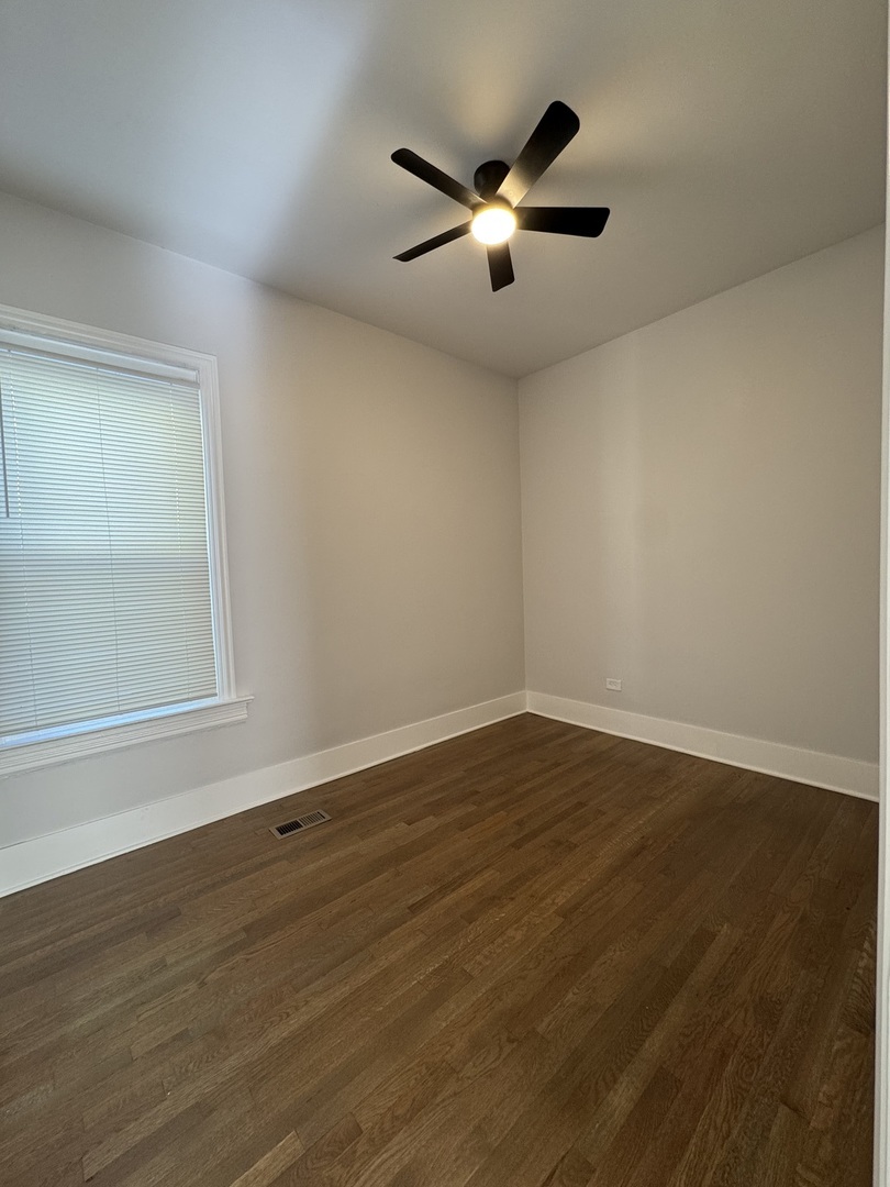 11578 S Perry Avenue 16 Property Photo 4