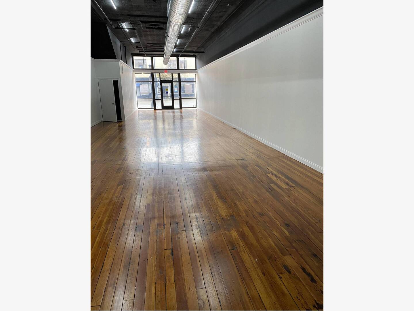 112 E University Avenue Property Photo 7