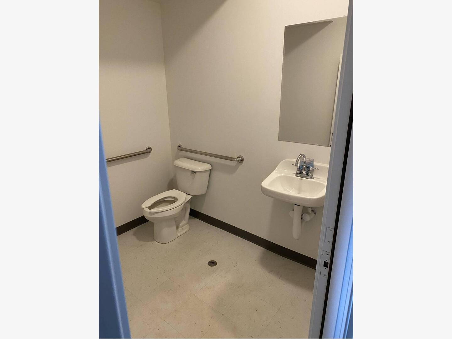 112 E University Avenue Property Photo 15