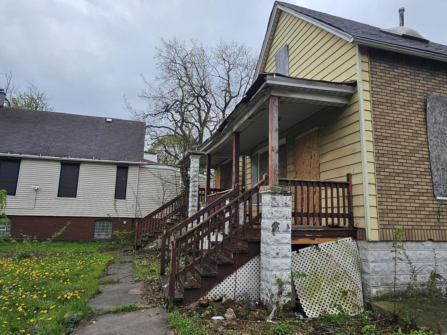 11920 S Calumet Avenue Property Photo 5
