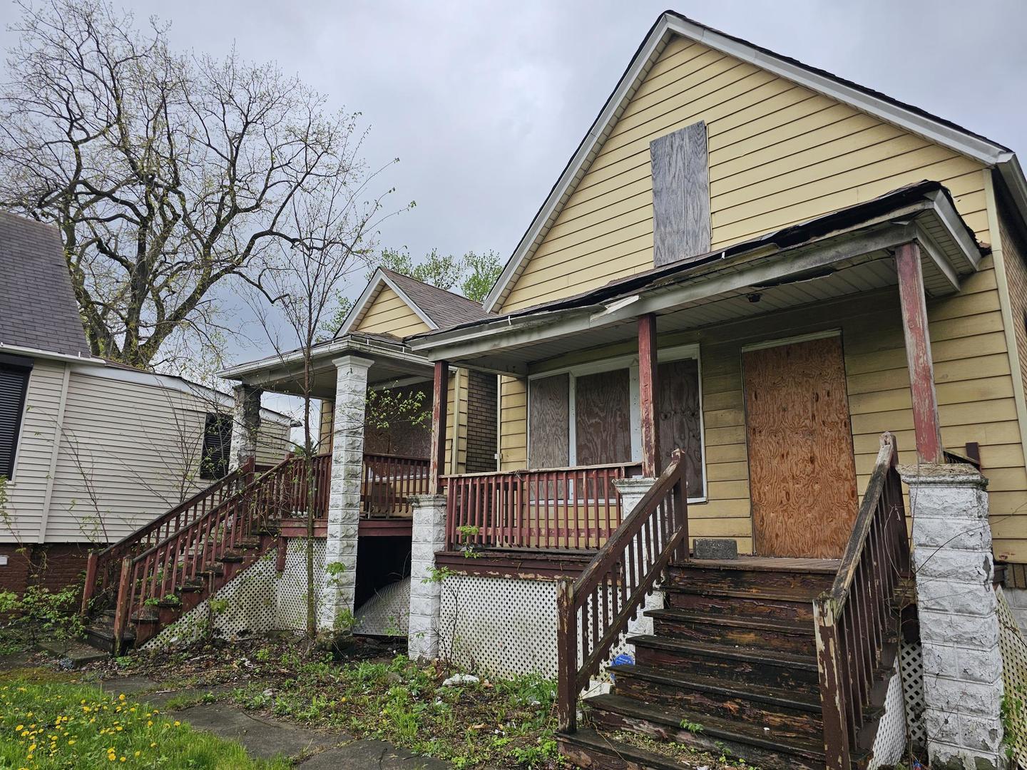 11920 S Calumet Avenue Property Photo 6