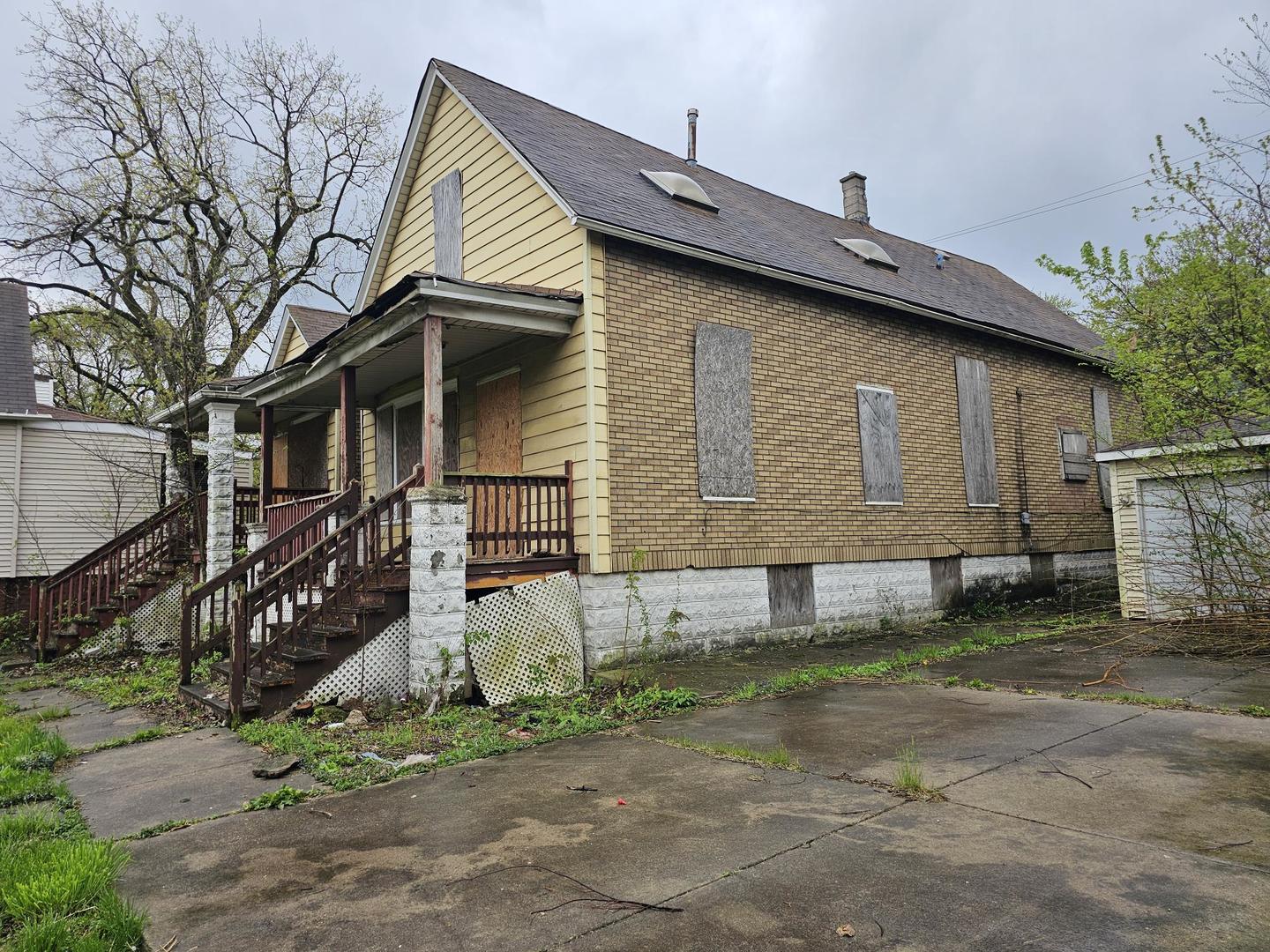 11920 S Calumet Avenue Property Photo 7