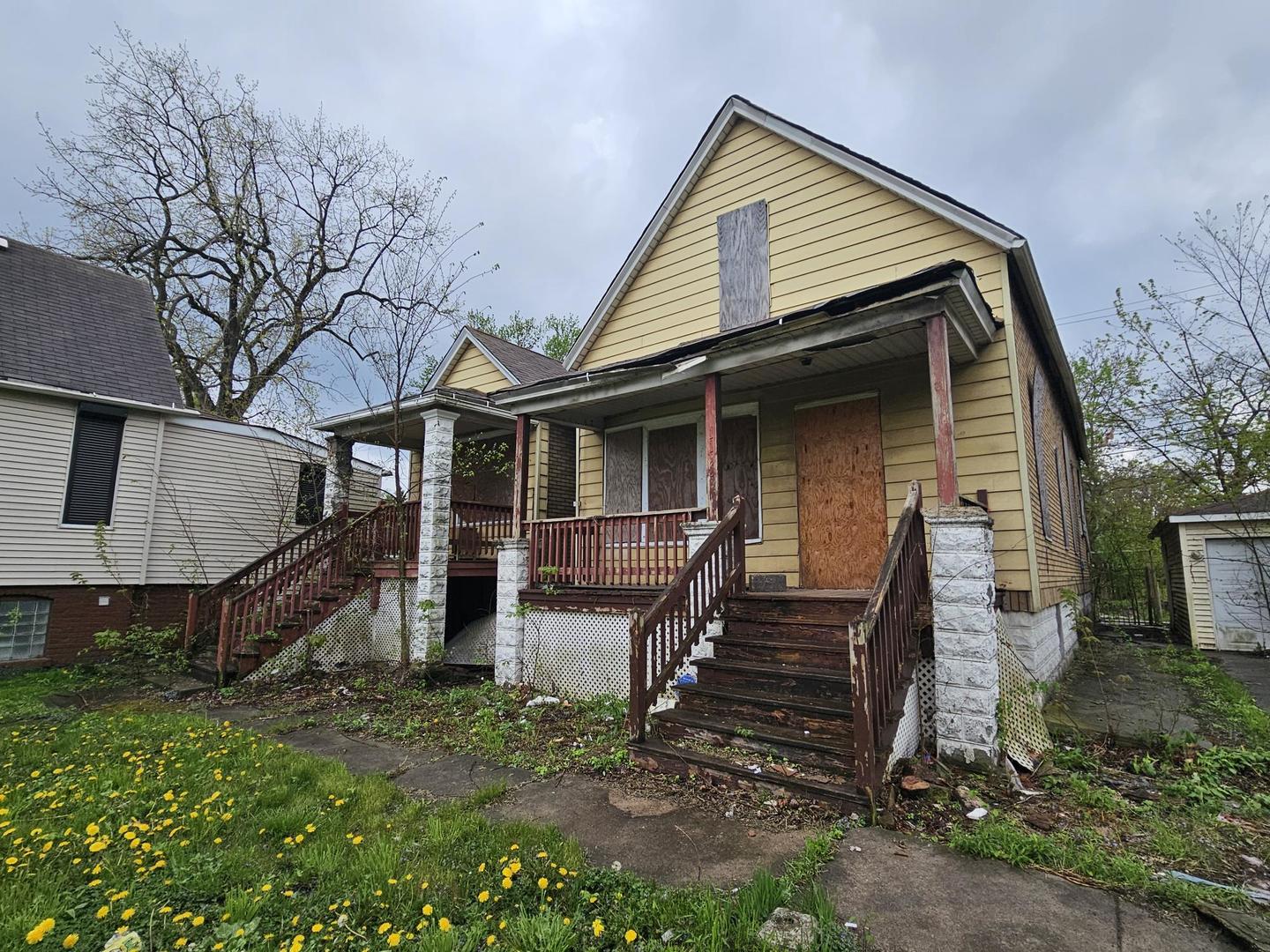 11920 S Calumet Avenue Property Photo 8