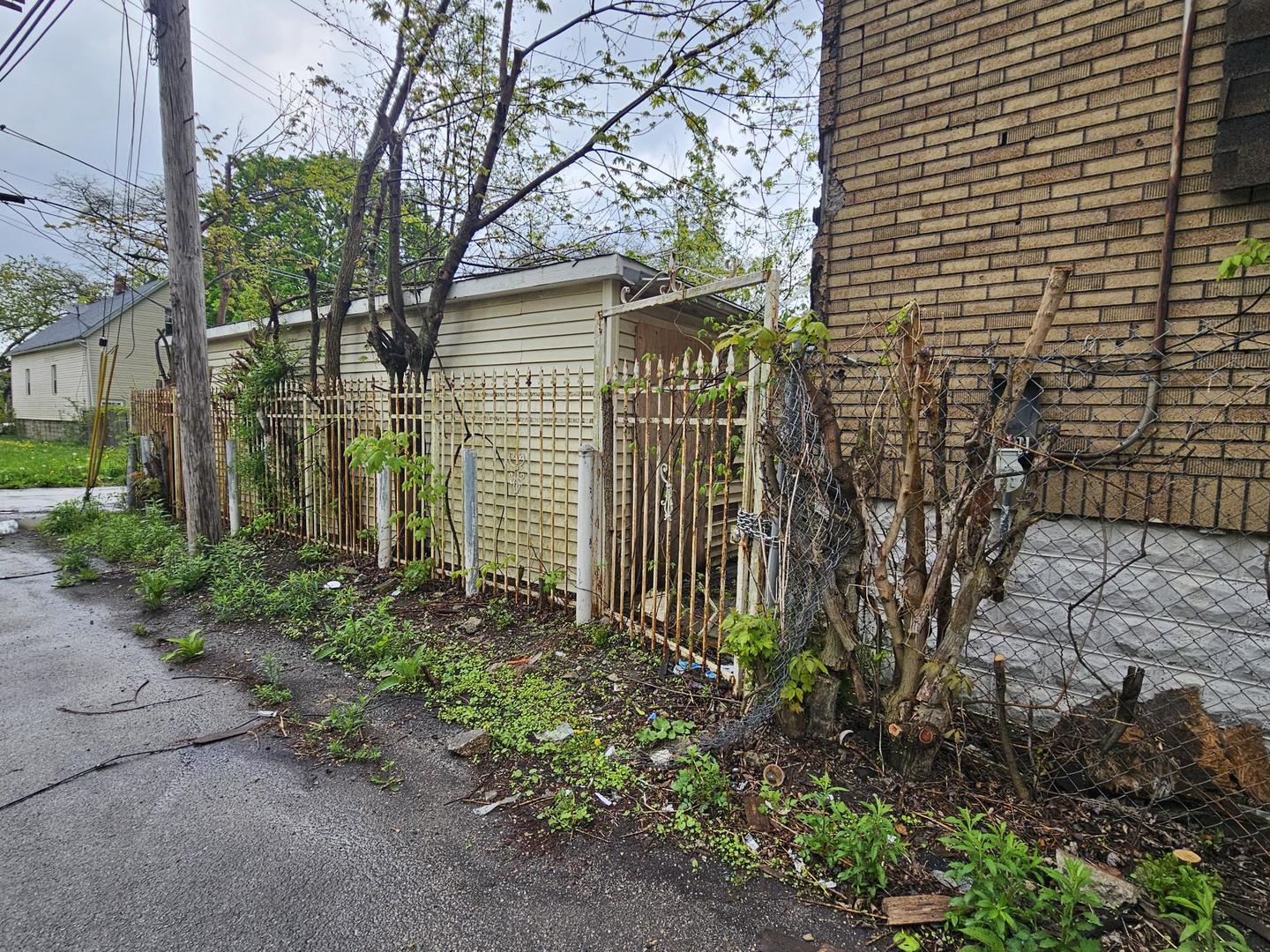 11920 S Calumet Avenue Property Photo 20