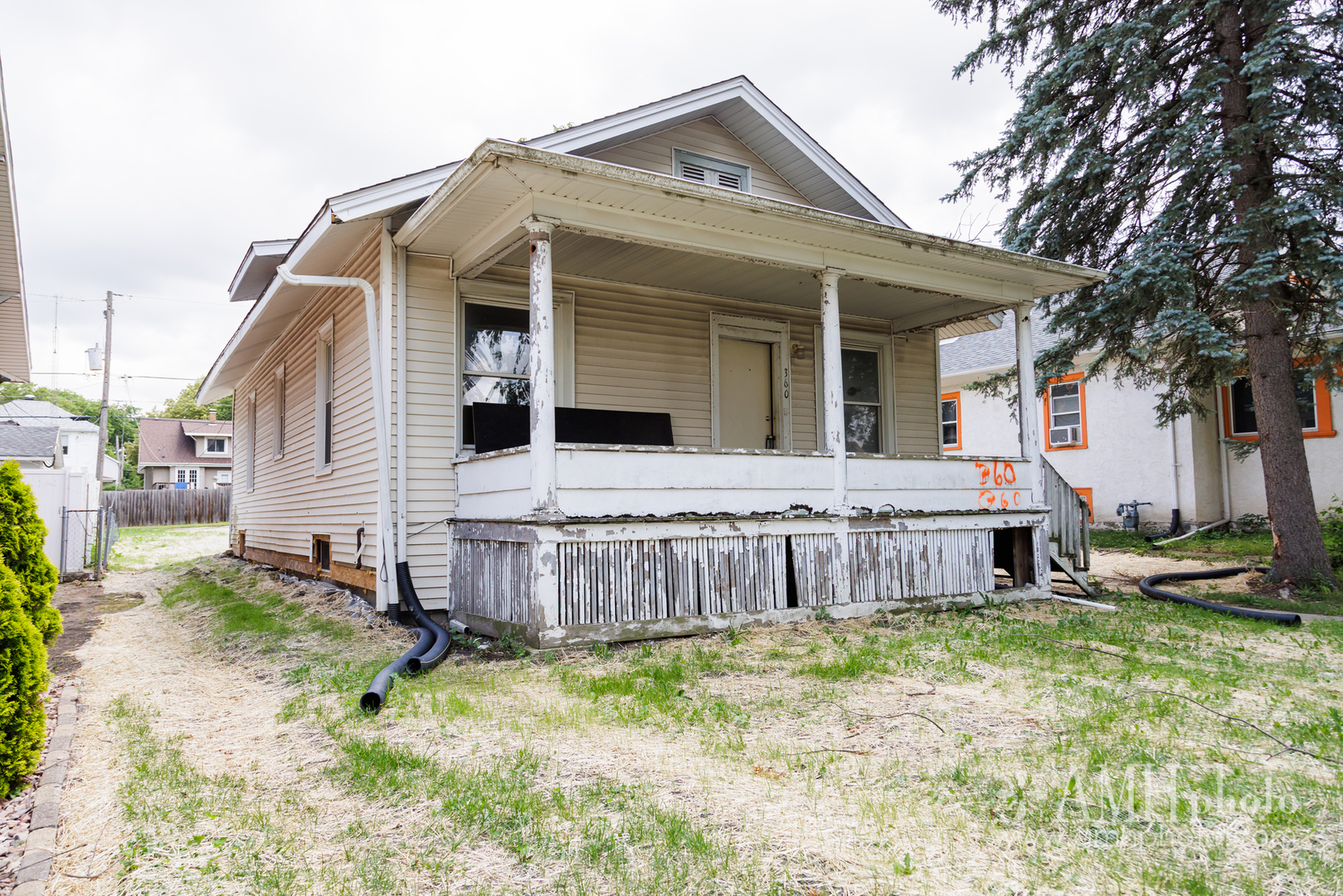 360 S Elm Avenue Property Photo 2