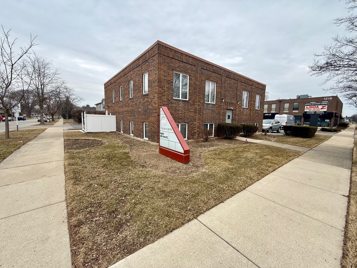 1204 E Central Road Property Photo 2