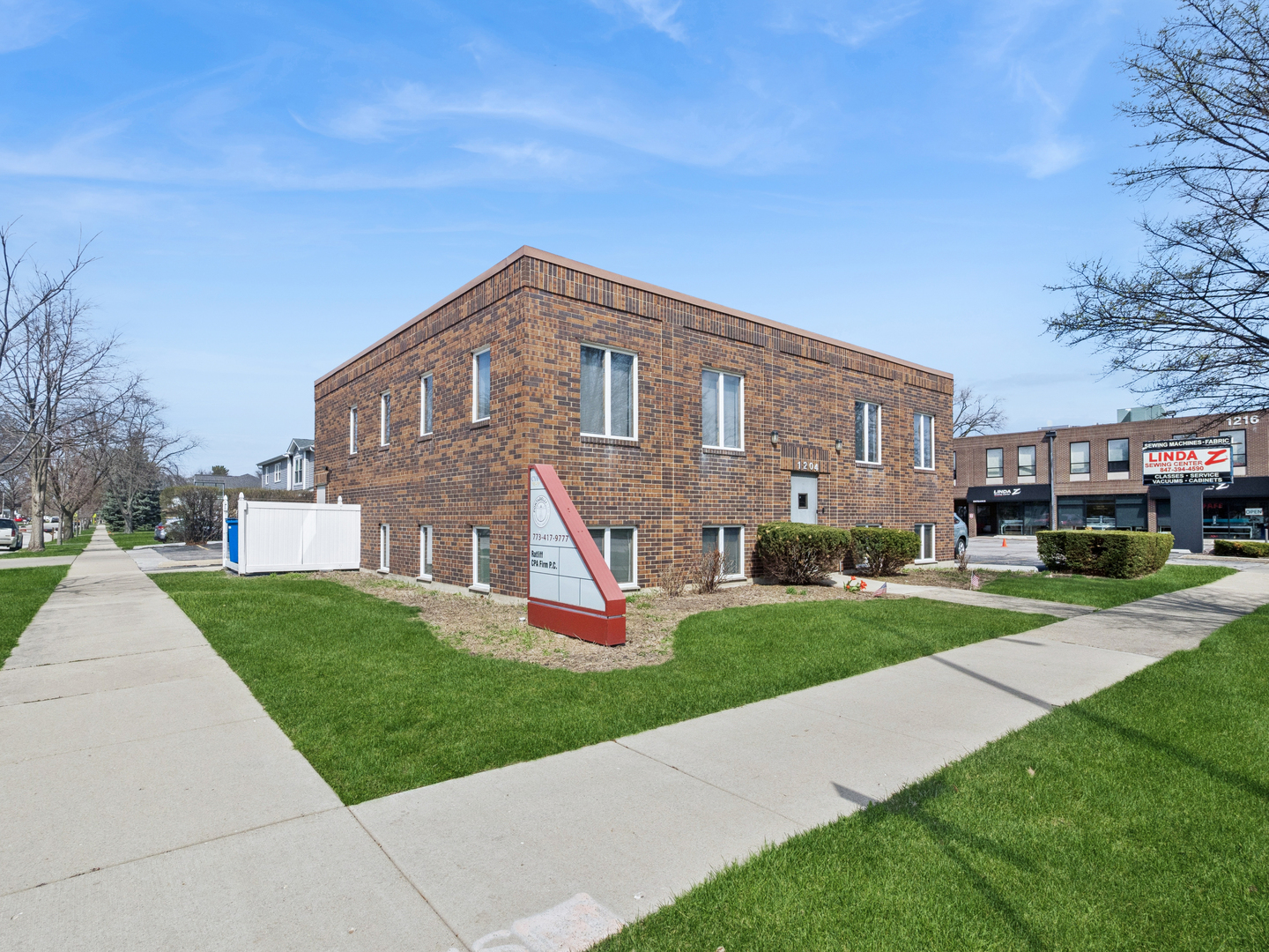 1204 E Central Road Property Photo 5