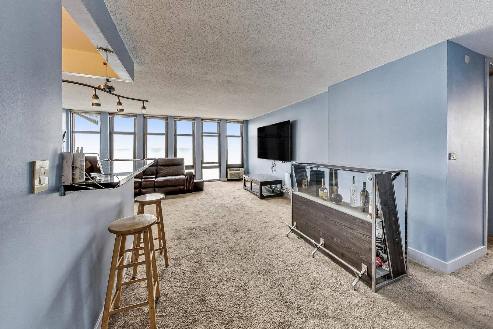 6700 S South Shore Drive 17b Property Photo 5