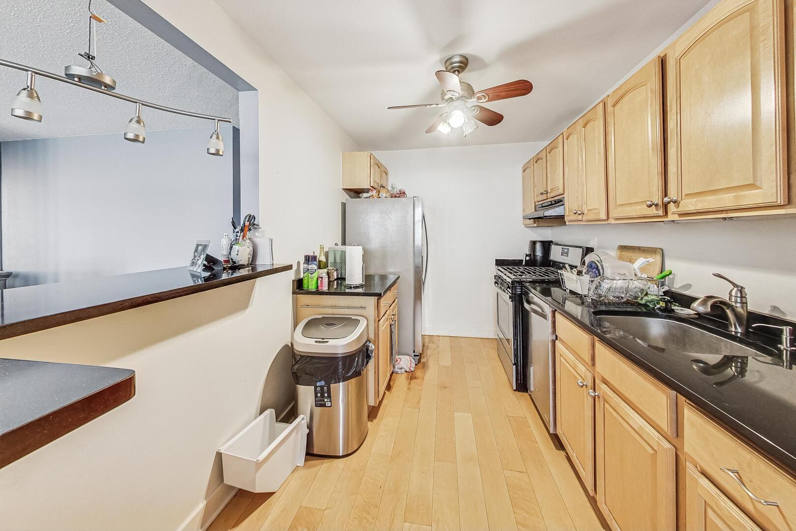 6700 S South Shore Drive 17b Property Photo 8