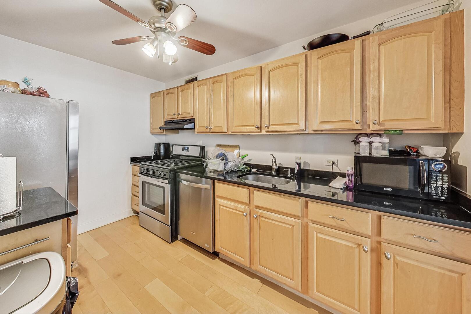 6700 S South Shore Drive 17b Property Photo 9