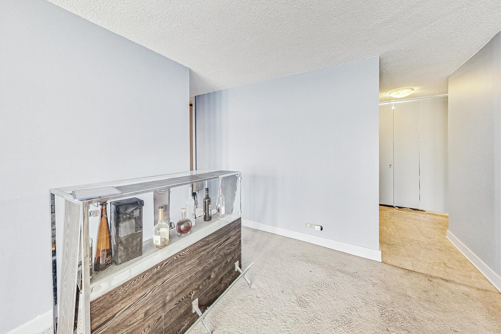 6700 S South Shore Drive 17b Property Photo 11