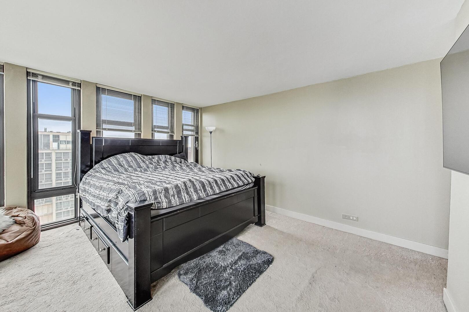 6700 S South Shore Drive 17b Property Photo 13