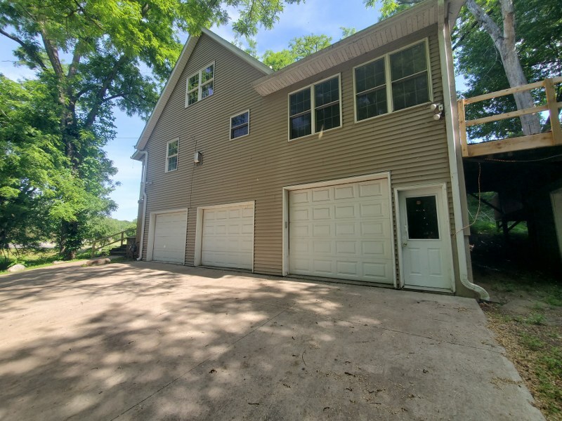 945 Waverly Road Property Photo 4