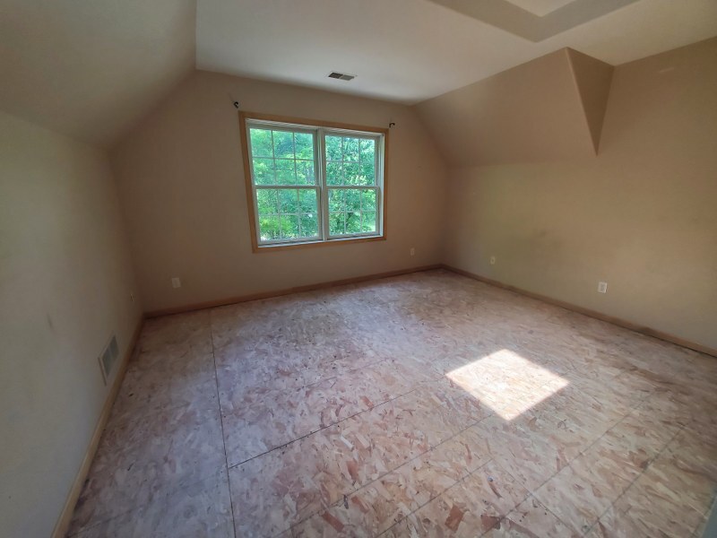 945 Waverly Road Property Photo 6