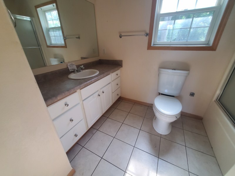 945 Waverly Road Property Photo 7