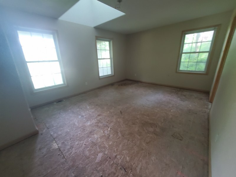 945 Waverly Road Property Photo 15