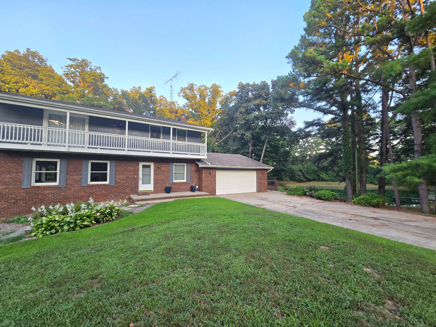 16578 N Oak Hill Lane Property Photo 4