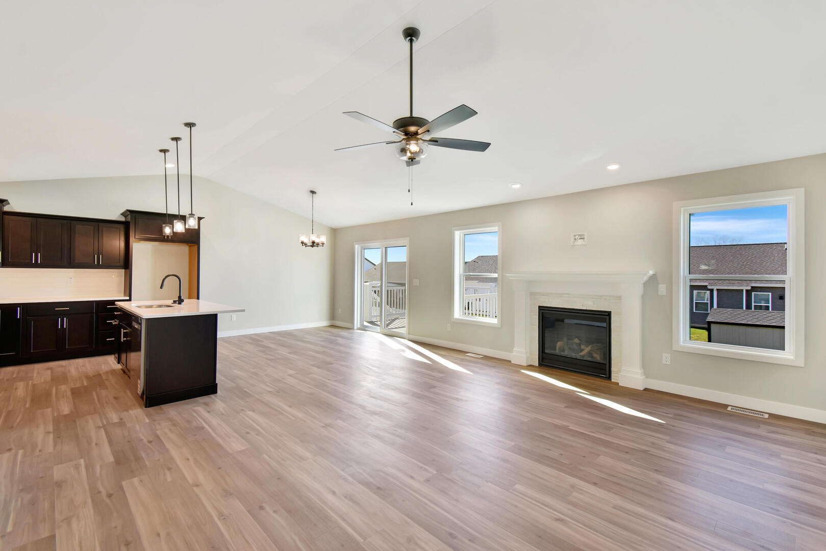 707 Cates Drive Property Photo 3