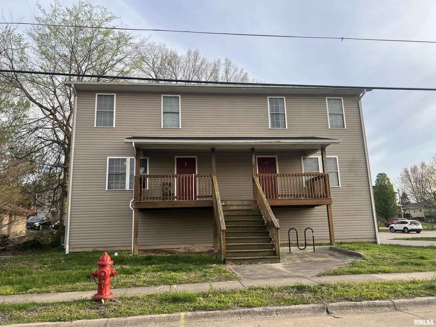 305 & 307 E Mill Street Property Photo 17