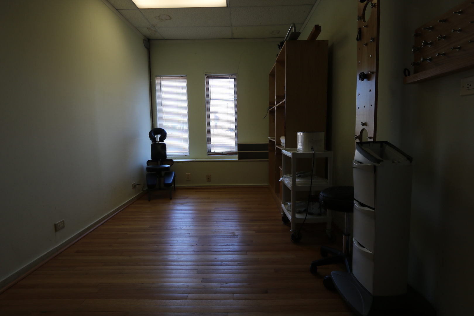 6737 W 95th Street Property Photo 3