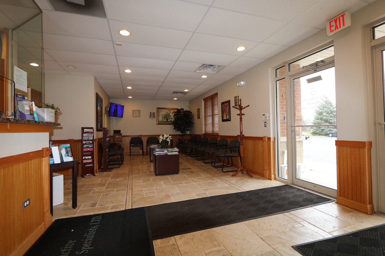 1523 Essington Road Property Photo 3