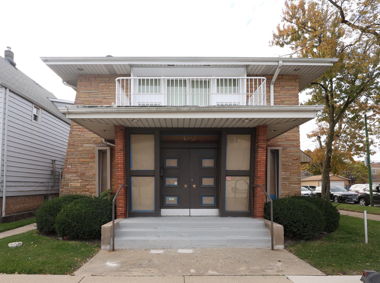 6157 W Belmont Avenue 1F Property Photo 1