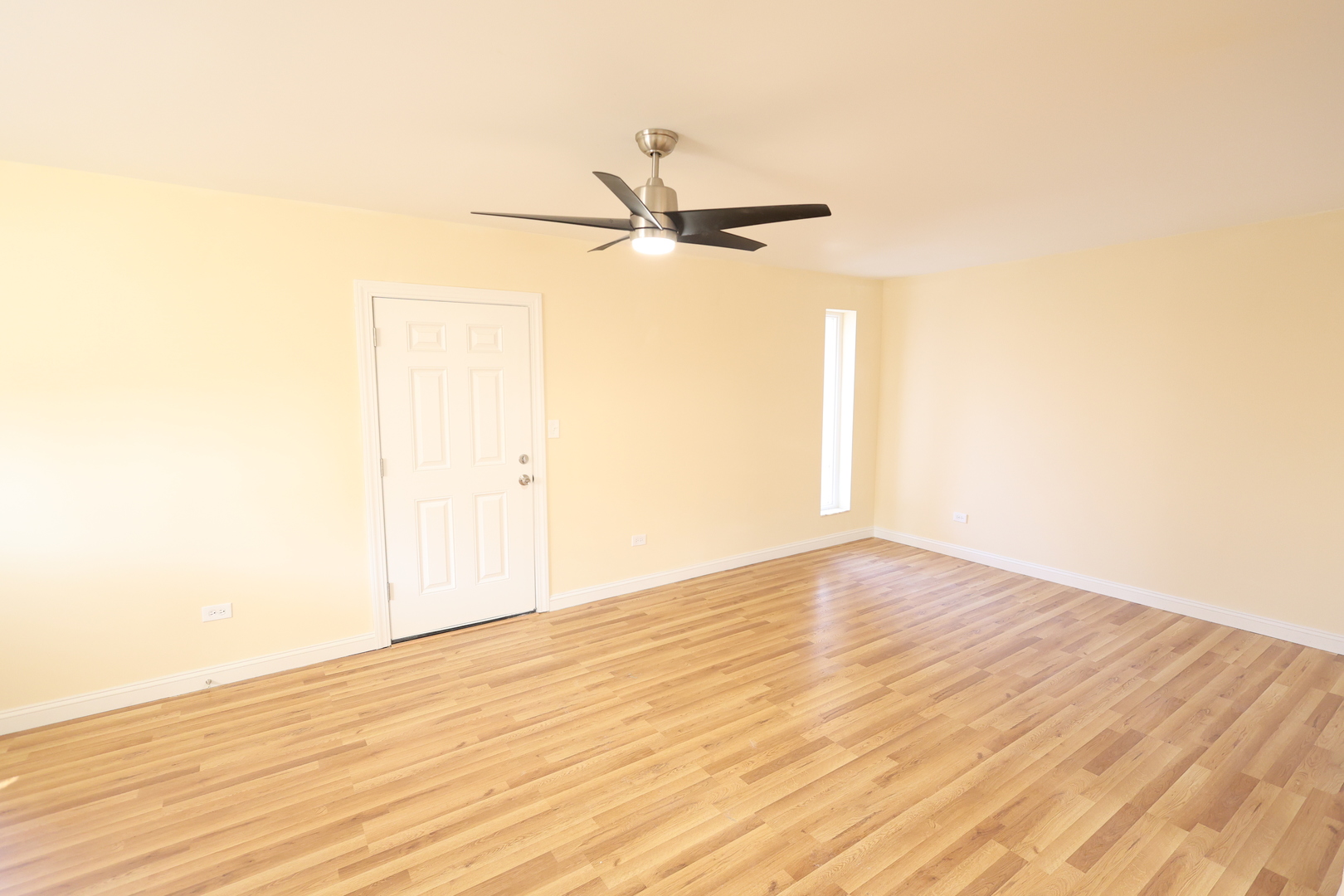 6157 W Belmont Avenue 1f Property Photo 2