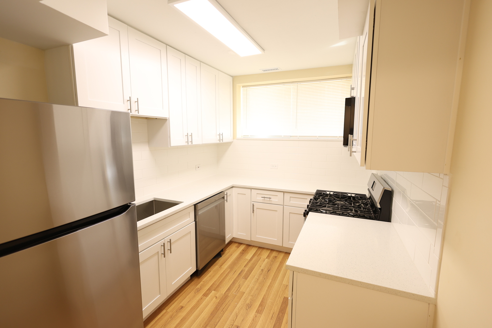 6157 W Belmont Avenue 1f Property Photo 4