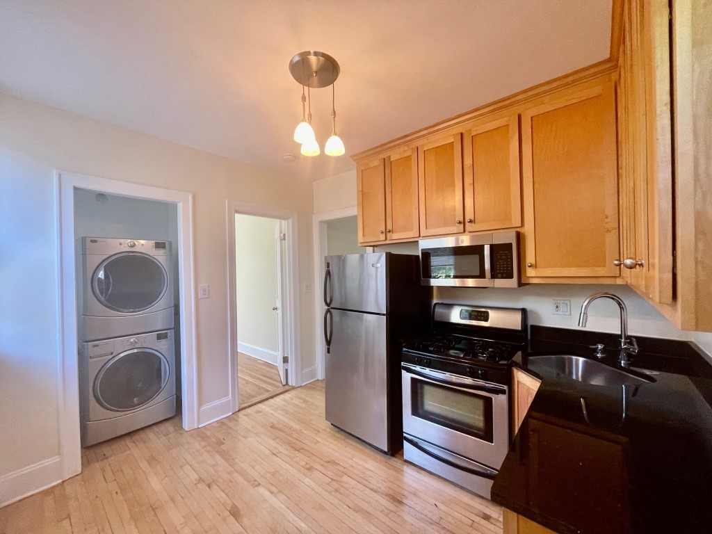 7025 N Damen Avenue 3 Property Photo 3