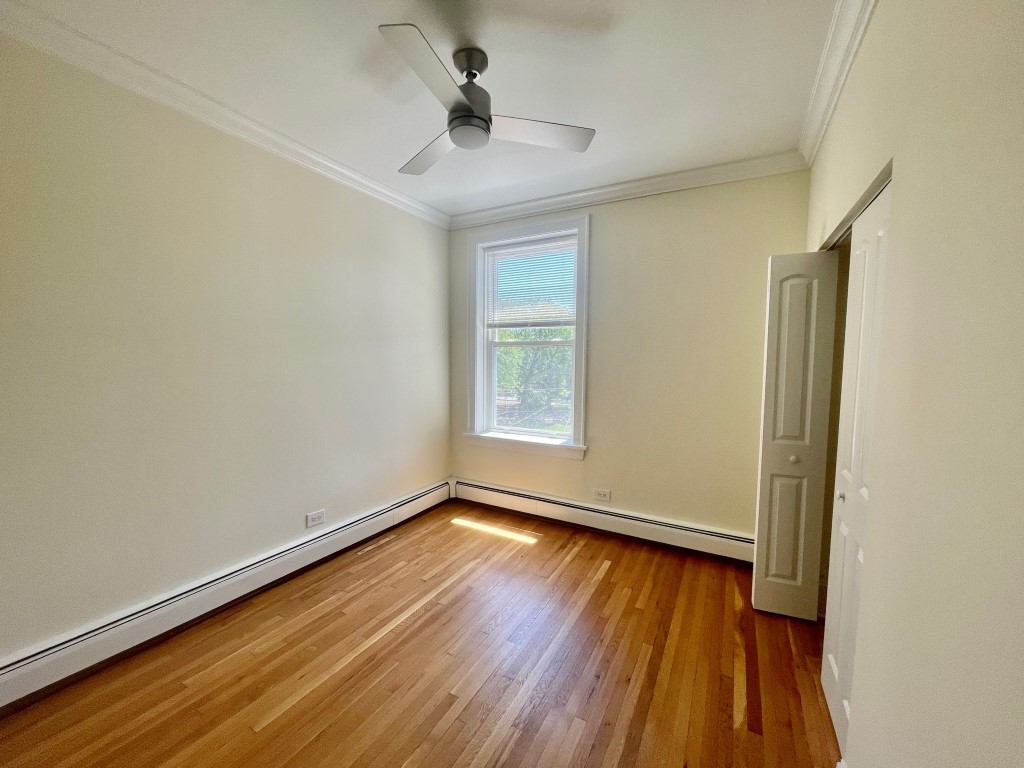 7025 N Damen Avenue 3 Property Photo 8