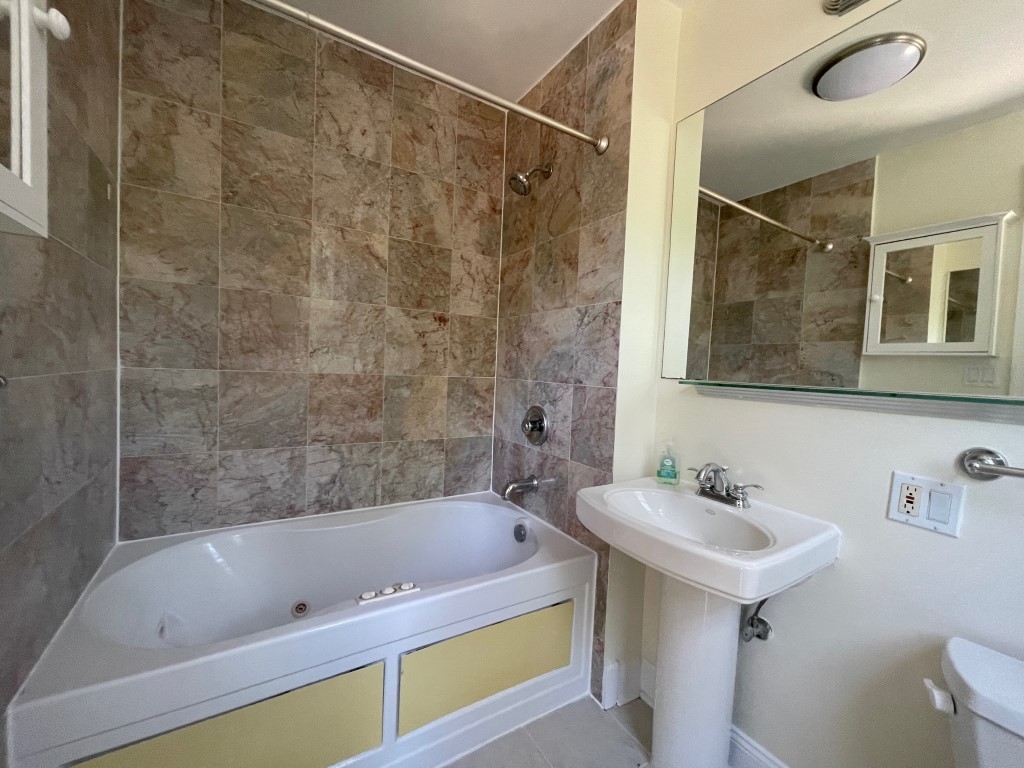 7025 N Damen Avenue 3 Property Photo 13