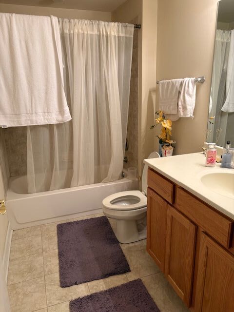 77 N Wolf Road 210 Property Photo 8