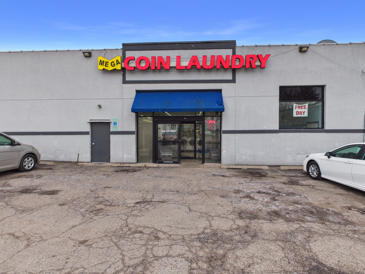 222-232 W Galena Boulevard Property Photo 3