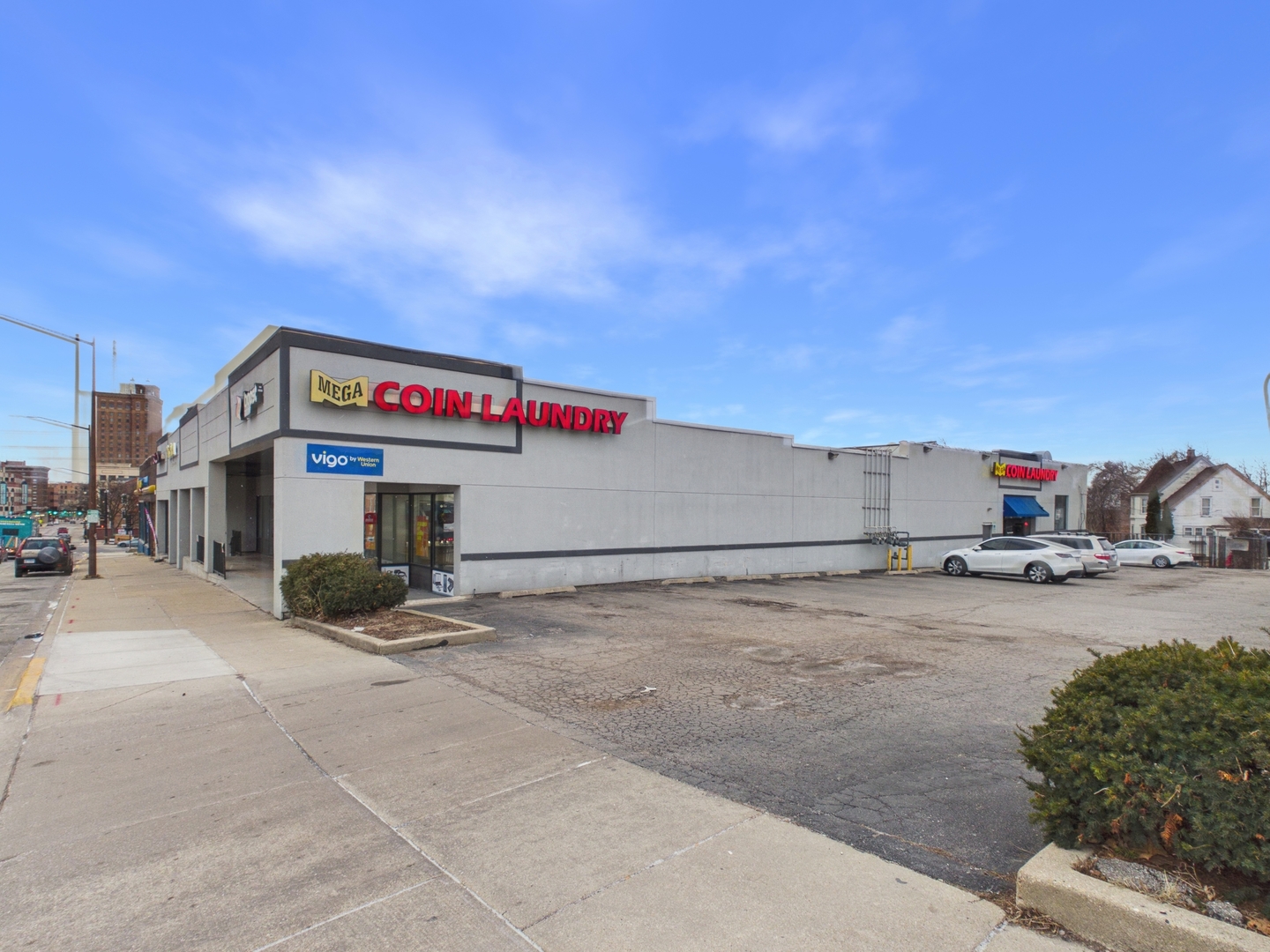 222-232 W Galena Boulevard Property Photo 5