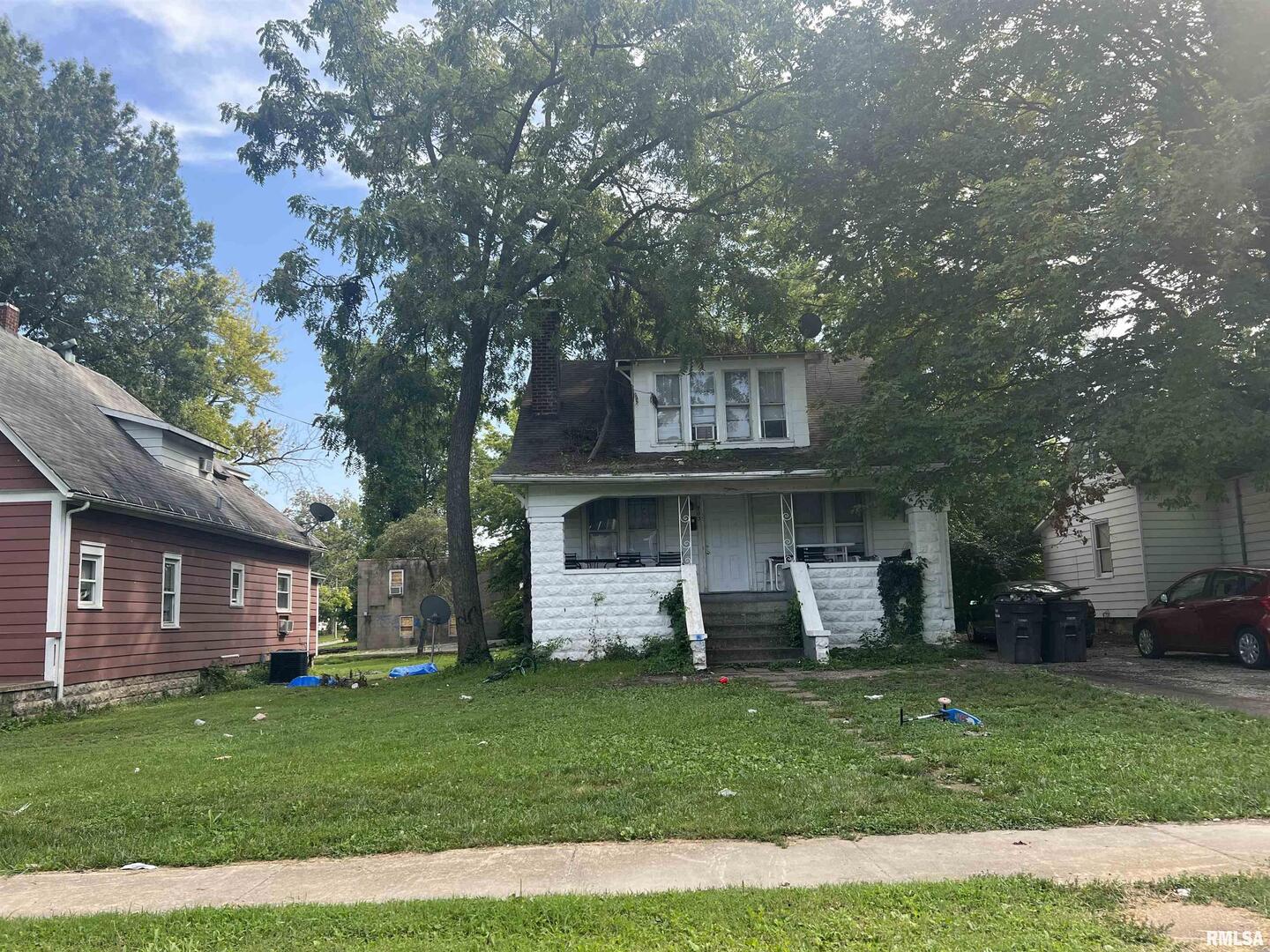 703 W COLLEGE Street Property Photo 1