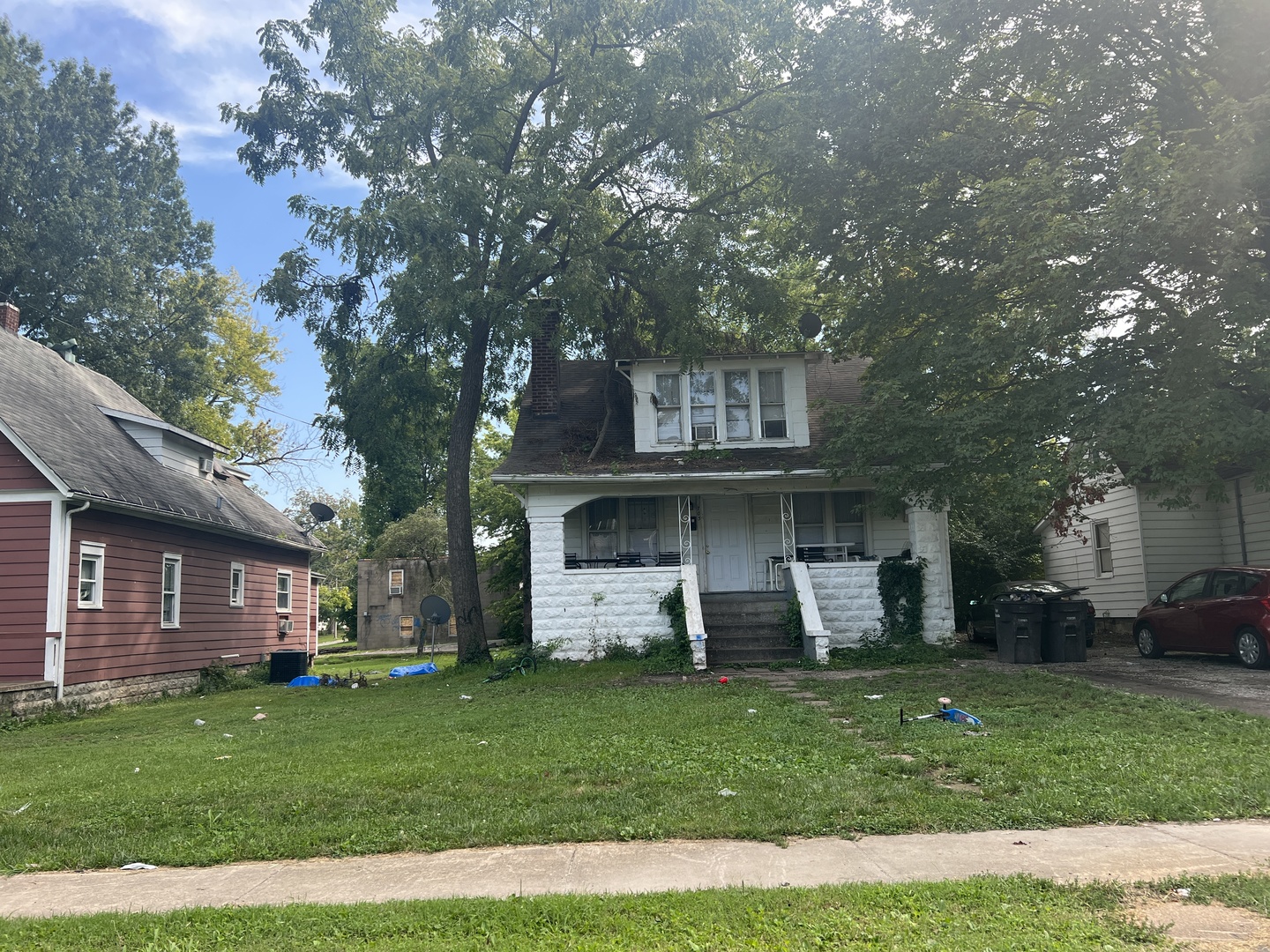 703 W College Street Property Photo 2