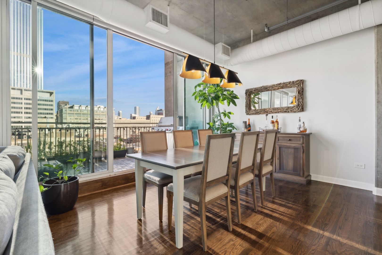 700 W Van Buren Street Ph2 Property Photo 16