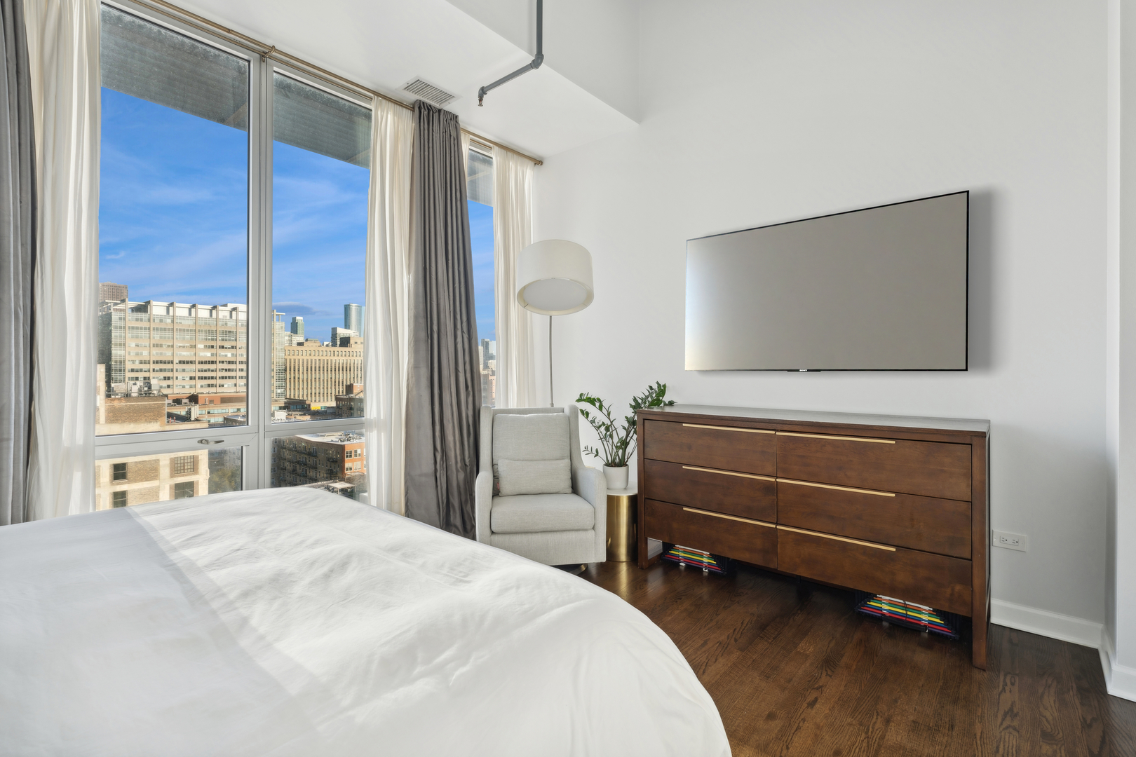 700 W Van Buren Street Ph2 Property Photo 23