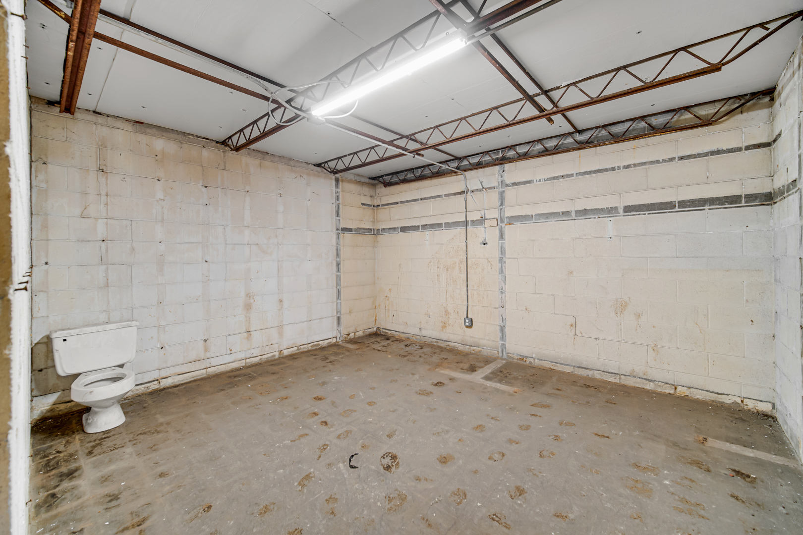 5010 S State Street Property Photo 12