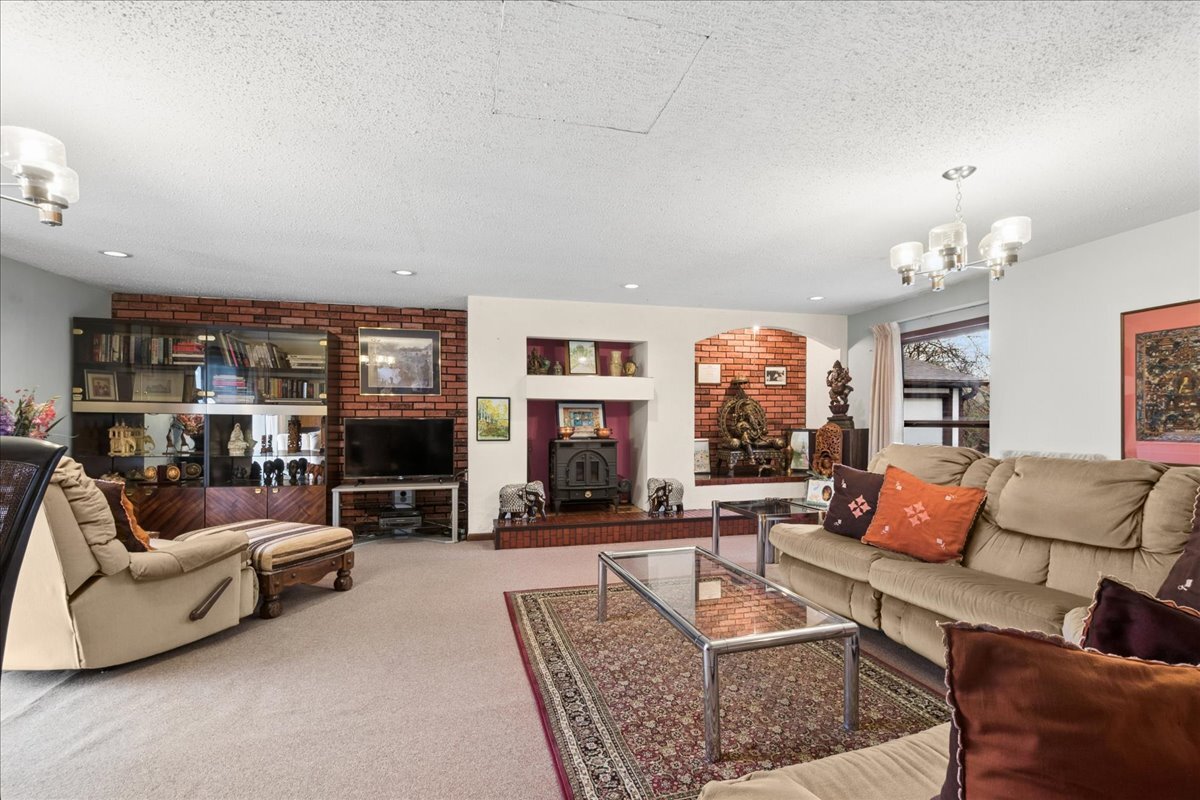 609 Forest Edge Lane Property Photo 13