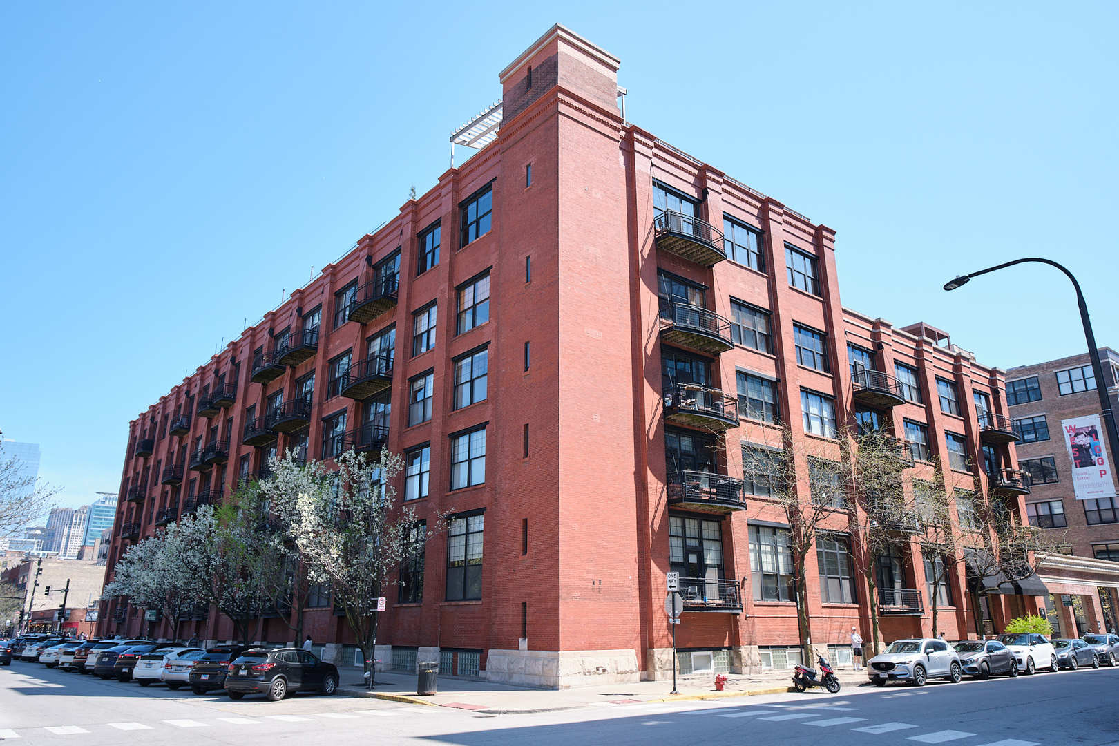 1000 W Washington Boulevard 446 Property Photo 1