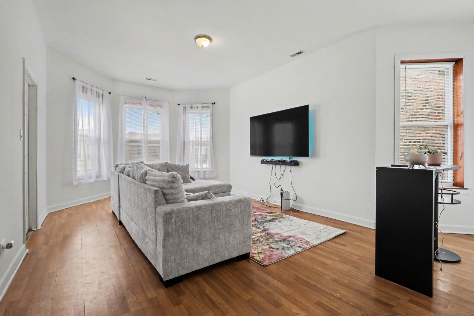 5718 S Green Street Property Photo 6