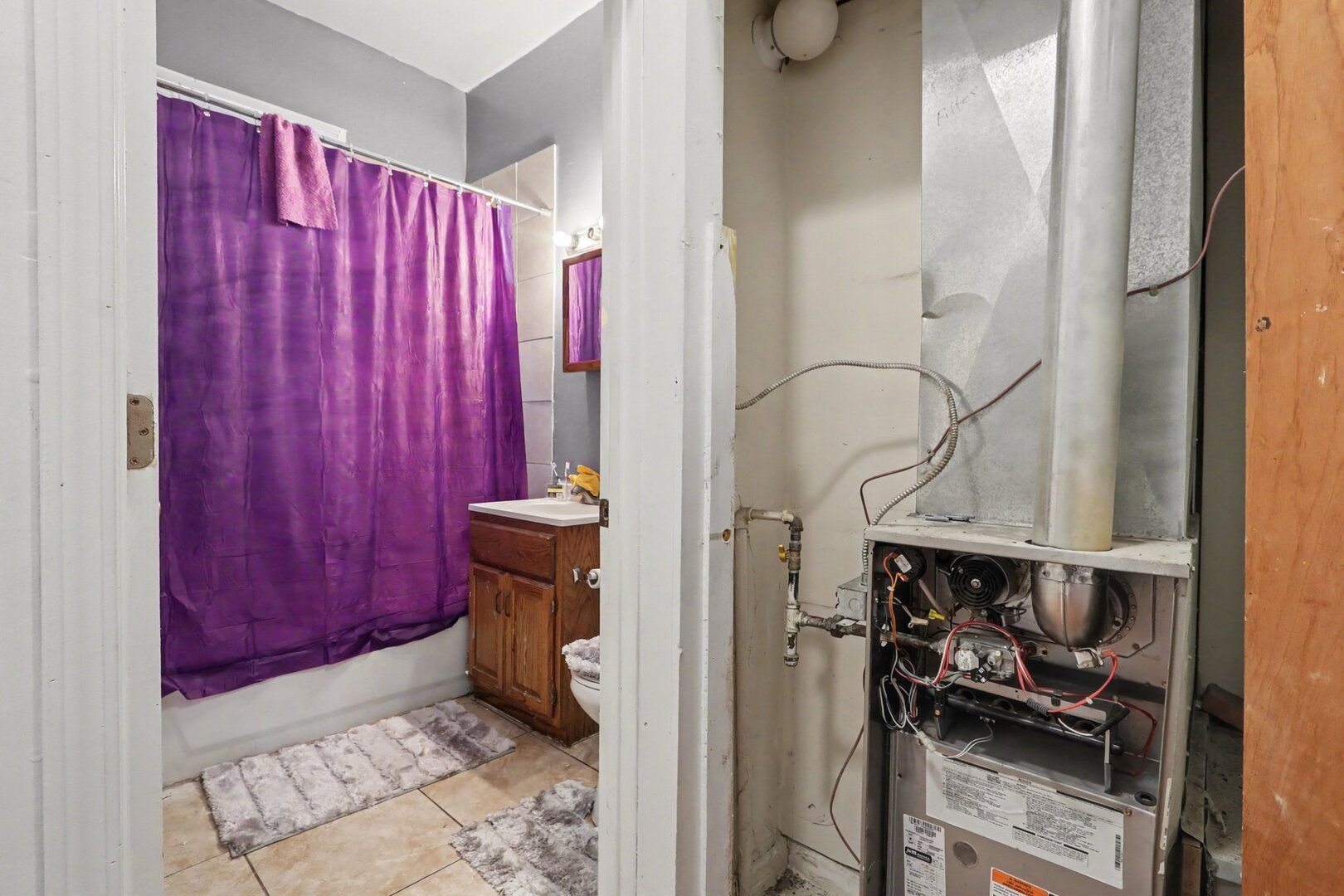 5718 S Green Street Property Photo 8