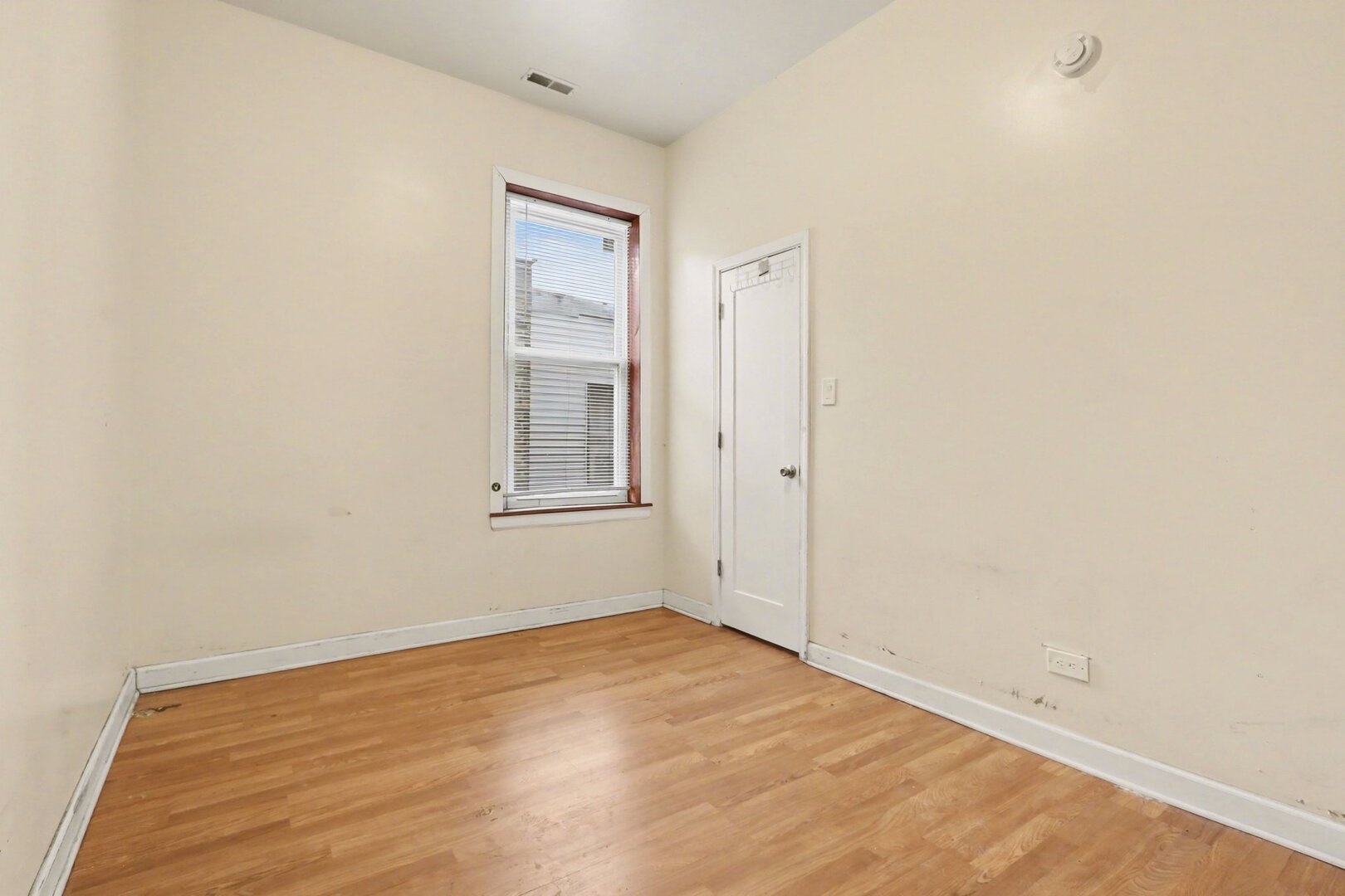 5718 S Green Street Property Photo 12