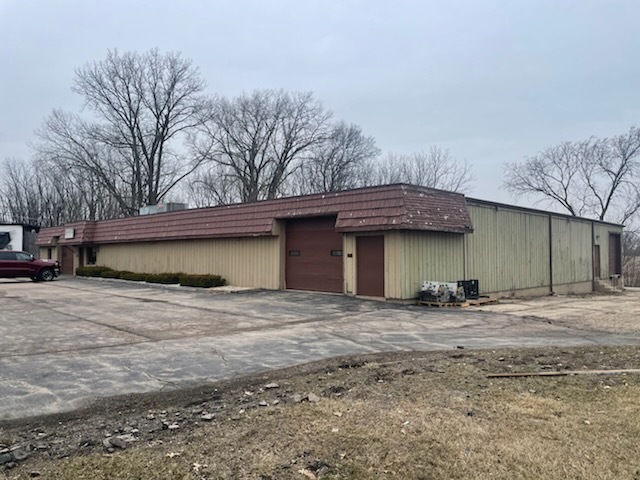 41w584 Us Highway 20 Property Photo 1