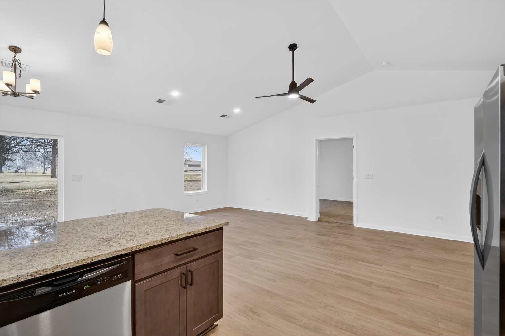 305 W South Street 305 Property Photo 14