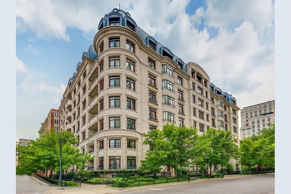 65 E Goethe Street 4e Property Photo